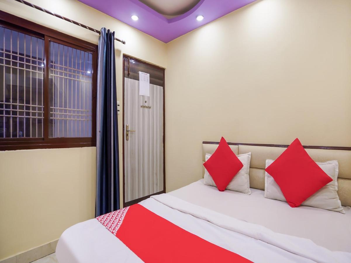 Oyo 75627 New Ankit Guest House Варанаси Екстериор снимка