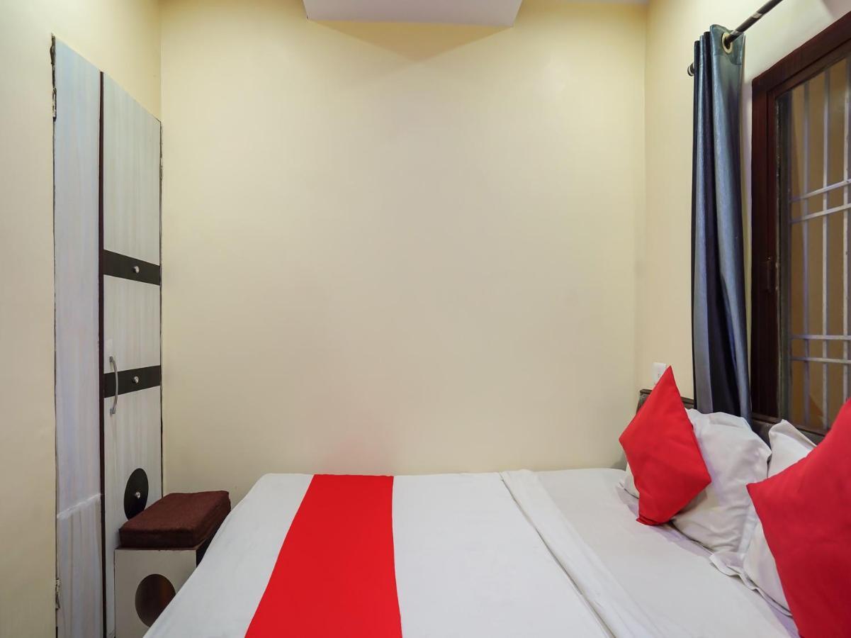 Oyo 75627 New Ankit Guest House Варанаси Екстериор снимка