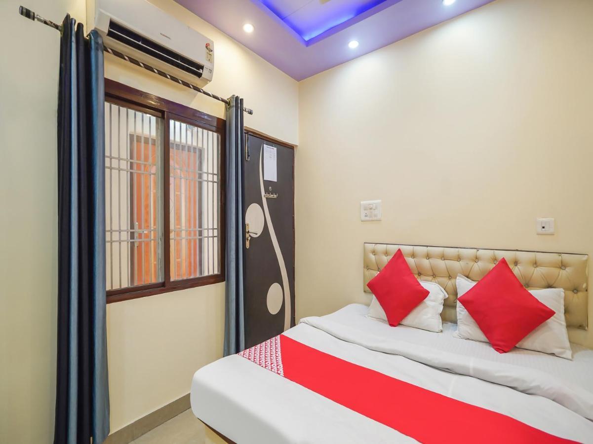 Oyo 75627 New Ankit Guest House Варанаси Екстериор снимка
