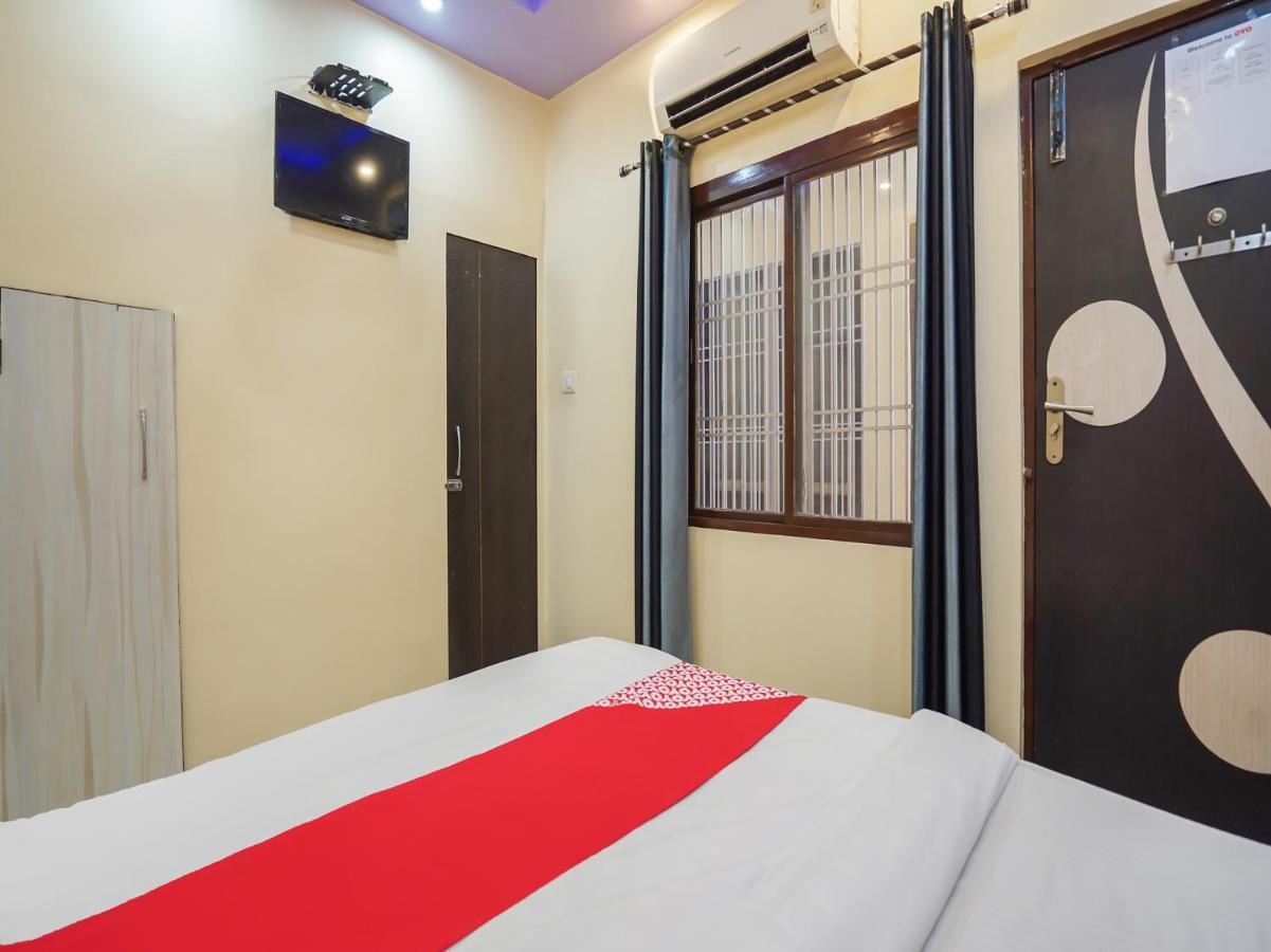 Oyo 75627 New Ankit Guest House Варанаси Екстериор снимка