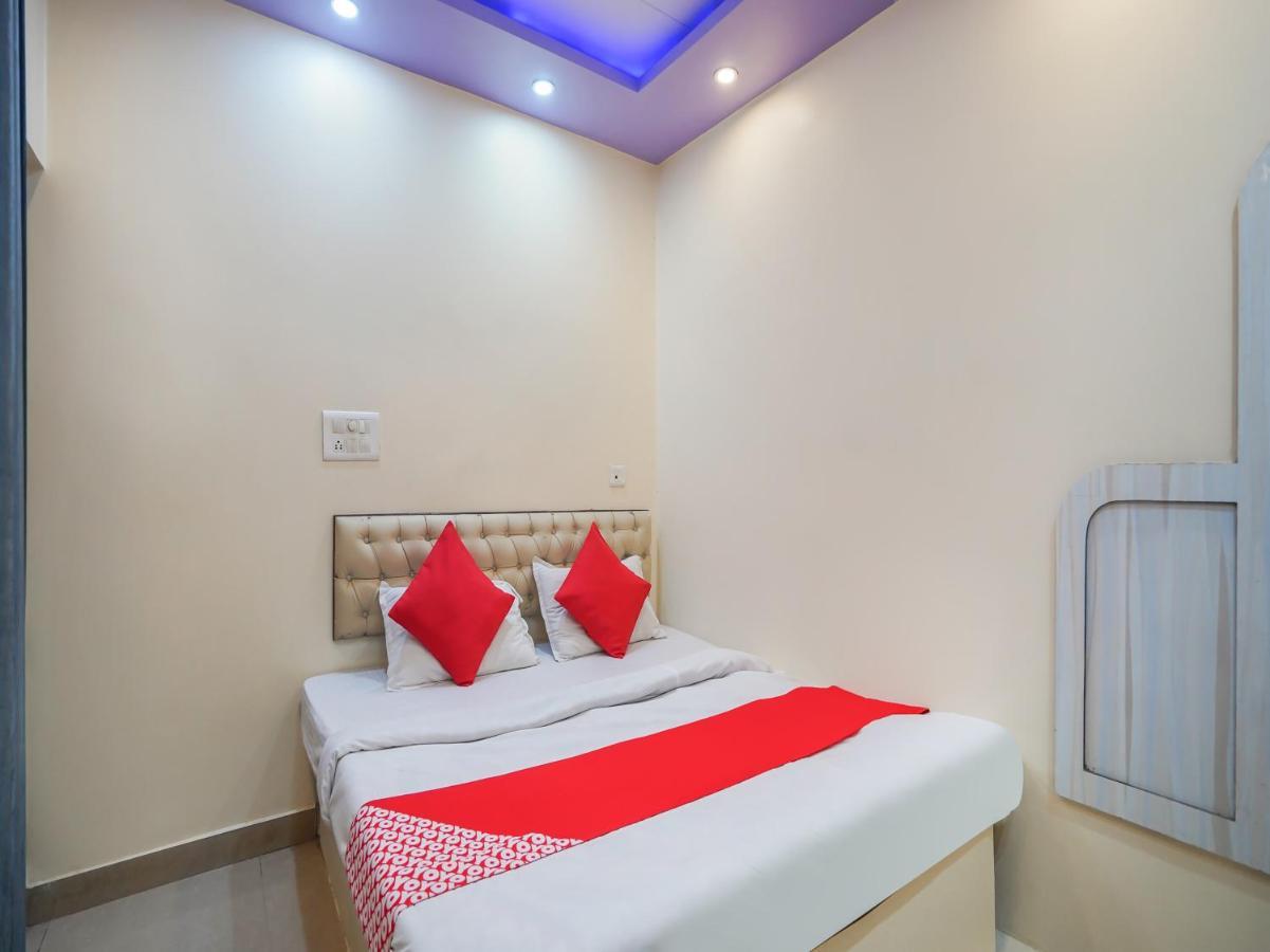 Oyo 75627 New Ankit Guest House Варанаси Екстериор снимка