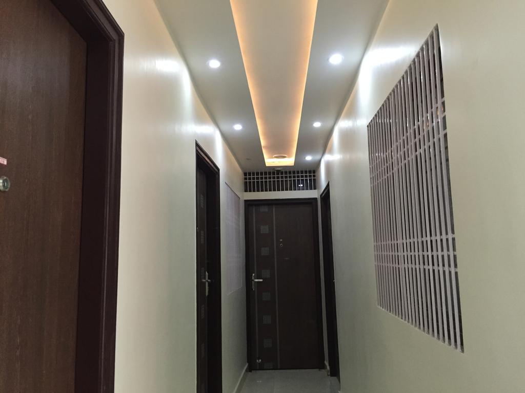 Oyo 75627 New Ankit Guest House Варанаси Екстериор снимка