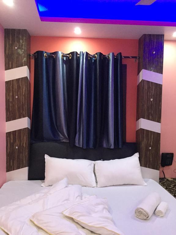 Oyo 75627 New Ankit Guest House Варанаси Екстериор снимка