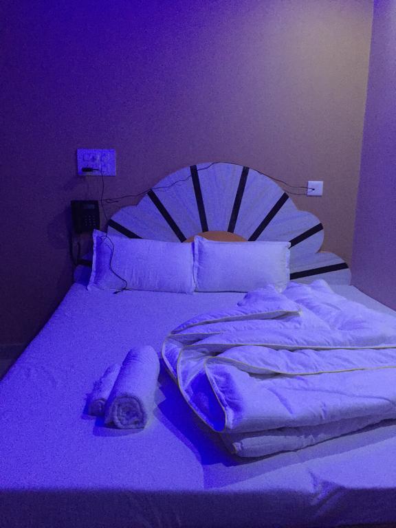 Oyo 75627 New Ankit Guest House Варанаси Екстериор снимка