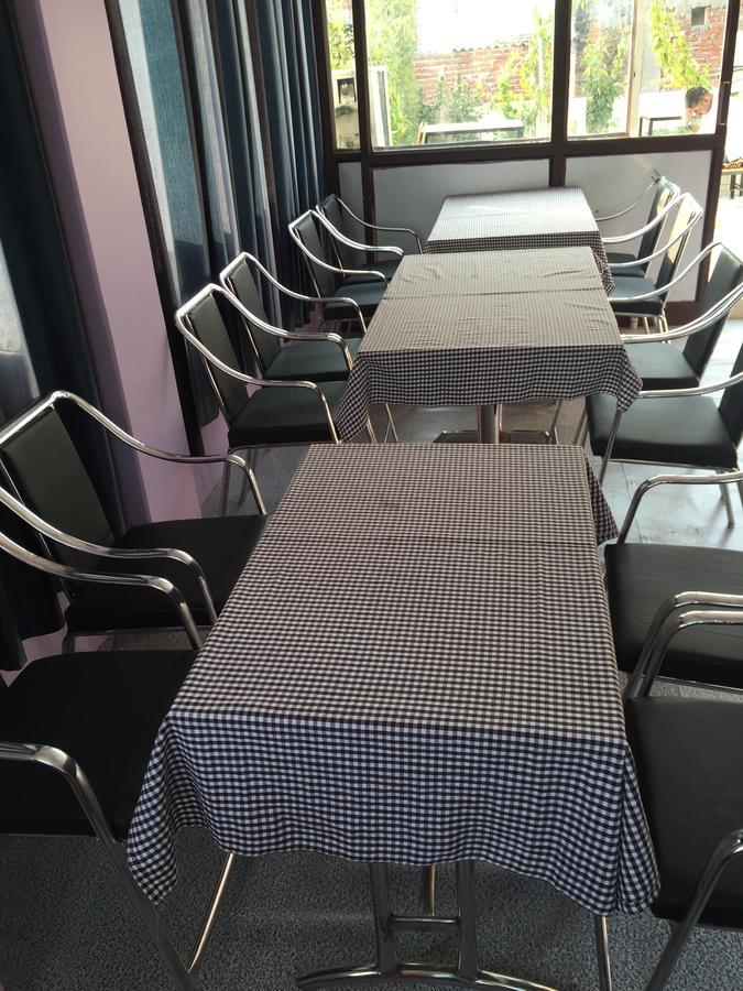 Oyo 75627 New Ankit Guest House Варанаси Екстериор снимка